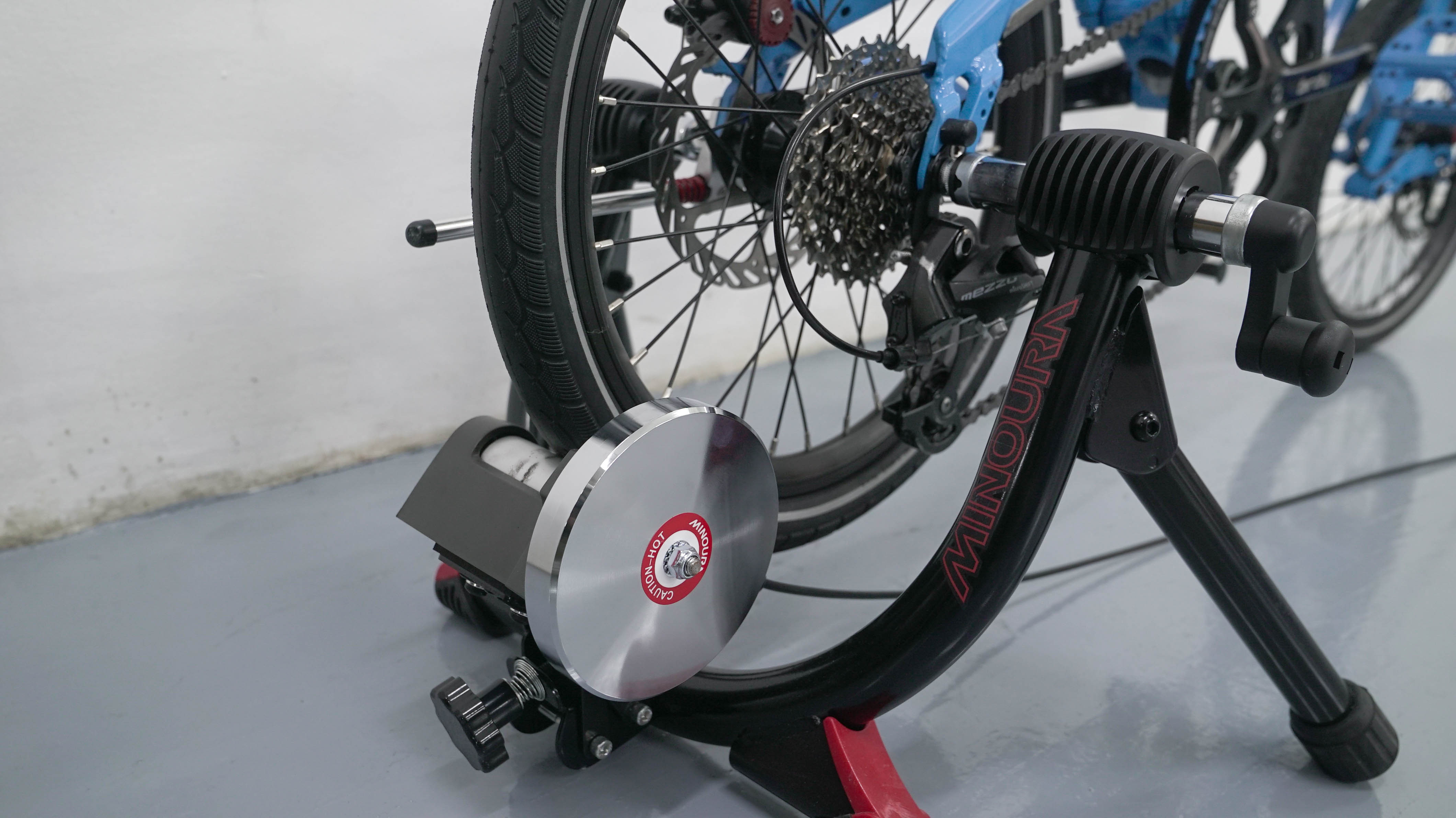 Minoura Bike Trainer - Mighty Velo